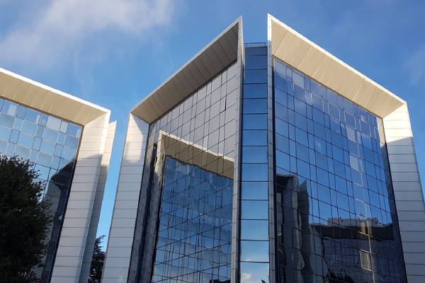 什么是“智慧建筑” 國(guó)內(nèi)的“智能建筑”與歐洲的有何異同?(圖1) 國(guó)內(nèi)的“智能建筑”與歐洲的有何異同?(圖1)裕乾電子